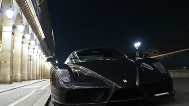 Ferrari Enzo noir face avant - Meurice