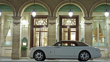 Rolls Royce Phantom Drophead Coupe blanc profil - Meurice