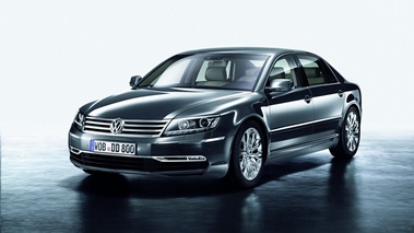 Volkswagen Phaeton FL - noire - 3/4 avant gauche