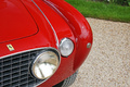 Ferrari 212 Vignale rouge logo capot