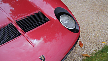 Lamborghini Miura SV rouge logo capot