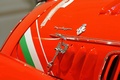 Alfa Romeo 8C 2900 Mille Miglia rouge attache capot