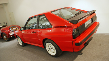 D'Ieteren Galerie - Audi Quattro SWB rouge 3/4 arrière gauche penché