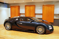 D'Ieteren Galerie - Bugatti Veyron noir/anthracite profil