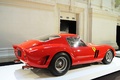 Ferrari 250 GTO rouge 3/4 arrière droit