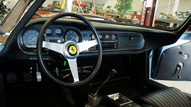 Ferrari 275 GTB-C bleue intérieur