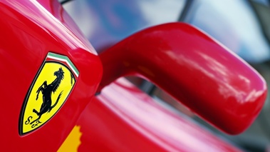 Ferrari F40 rouge logo aile