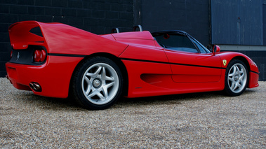 Ferrari F50 Rouge profil