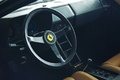 Ferrari Testarossa noir tableau de bord