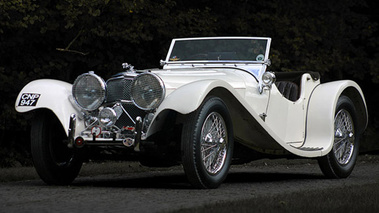 Jaguar SS100 3,1/2 Litre blanche 3/4 avant gauche