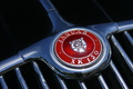 Jaguar XK150 Roadster noir route Arpajon logo