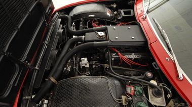 Maserati Khamsin rouge moteur