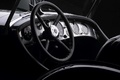 Mercedes-Benz SSK Comte Rossi noir tableau de bord debout