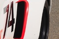 Porsche 3.0 RSR blanche vue détail aile arrière gauche.
