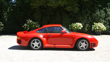 Porsche 959 Rouge profil Karajan 