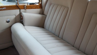 Rolls Royce Phantom V Noire banquette arrière