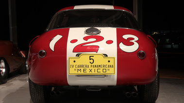 Vente RM Auctions - Ferrari rouge/blanc face arrière