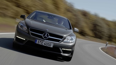 Mercedes CL63 AMG anthracite face avant travelling penché