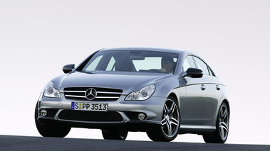 Mercedes CLS AMG - gris - 3/4 avant gauche