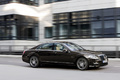 Mercedes S63 AMG marron 3/4 avant droit travelling