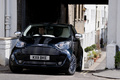 Aston Martin Cygnet noir 3/4 avant gauche penché