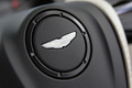 Aston Martin Cygnet noir logo volant