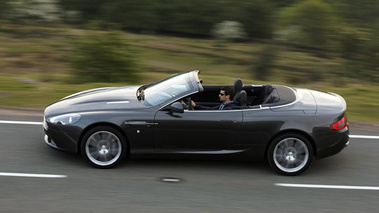 Aston Martin DB9 Volante 2011 Travelling