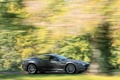 Aston Martin DBS anthracite 3/4 avant droit filé