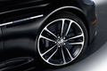 Aston Martin DBS Carbon Black - détail, aile et jante