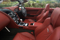 Aston Martin DBS Volante gris intérieur