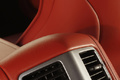 Aston Martin Rapide anthracite aérations console centrale arrière debout