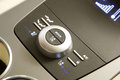 Aston Martin Rapide bleu boutons console centrale arrière