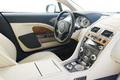 Aston Martin Rapide gris intérieur