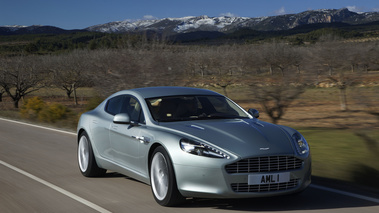 Aston Martin Rapide vert 3/4 avant droit travelling