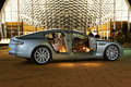 Aston Martin Rapide vert profil portes ouvertes 2
