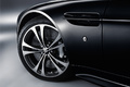 Aston Martin V12 Vantage Carbon Black - détail, aile et jante