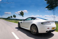 Aston Martin V8 Vantage N420 - blanche - 3/4 arrière gauche