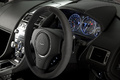 Aston Martin V8 Vantage N420 - blanche - volant