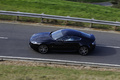 Aston Martin V8 Vantage N420 noir filé vue de haut