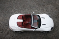 Aston Martin V8 Vantage Roadster blanc vue de haut