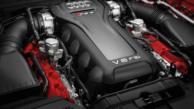 Audi RS5 rouge moteur 2