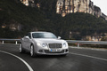 Bentley Continental GT 2010 blanc 3/4 avant droit travelling