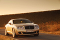 Bentley Continental GT Speed beige 3/4 avant droit