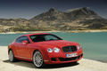 Bentley Continental GT Speed rouge 3/4 avant droit penché