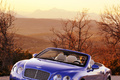 Bentley Continental GTC Speed bleu 3/4 avant gauche penché debout