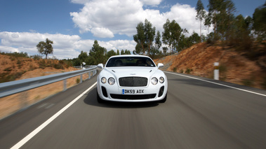 Bentley Continental Supersports blanc face avant travelling 2