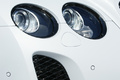 Bentley Continental Supersports blanc phare avant droit debout