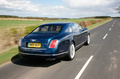 Bentley Mulsanne bleu 3/4 arrière droit travelling penché