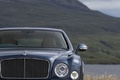 Bentley Mulsanne bleu face avant coupé debout