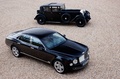 Bentley Mulsanne noir 3/4 avant droit & 8 Litres noir profil vue de haut